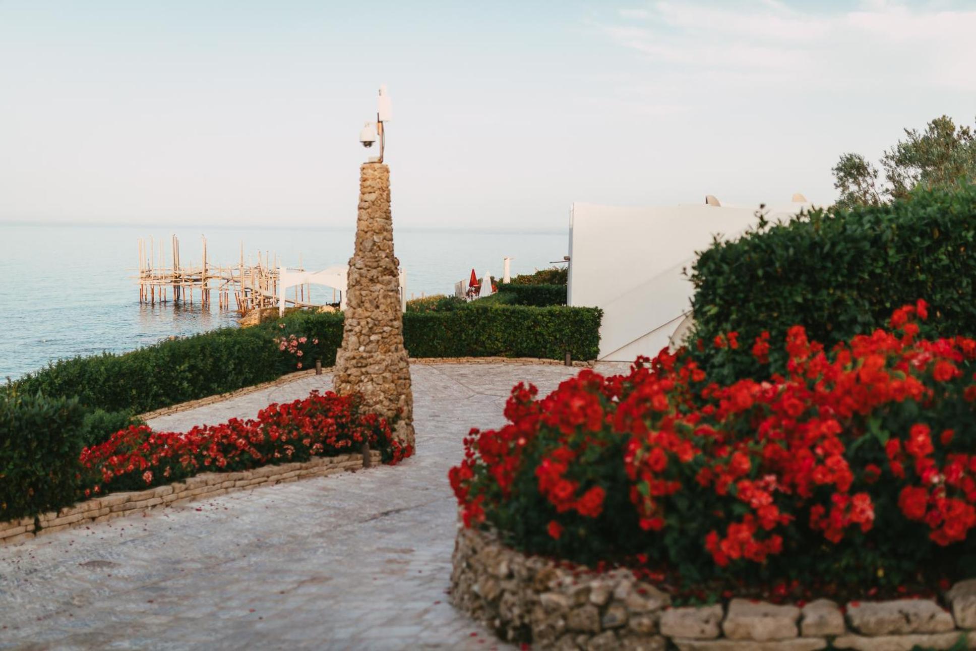 Baia Delphis Resort Vasto Exterior foto