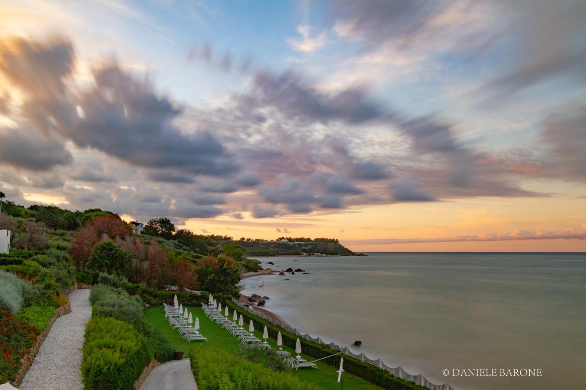 Baia Delphis Resort Vasto Exterior foto