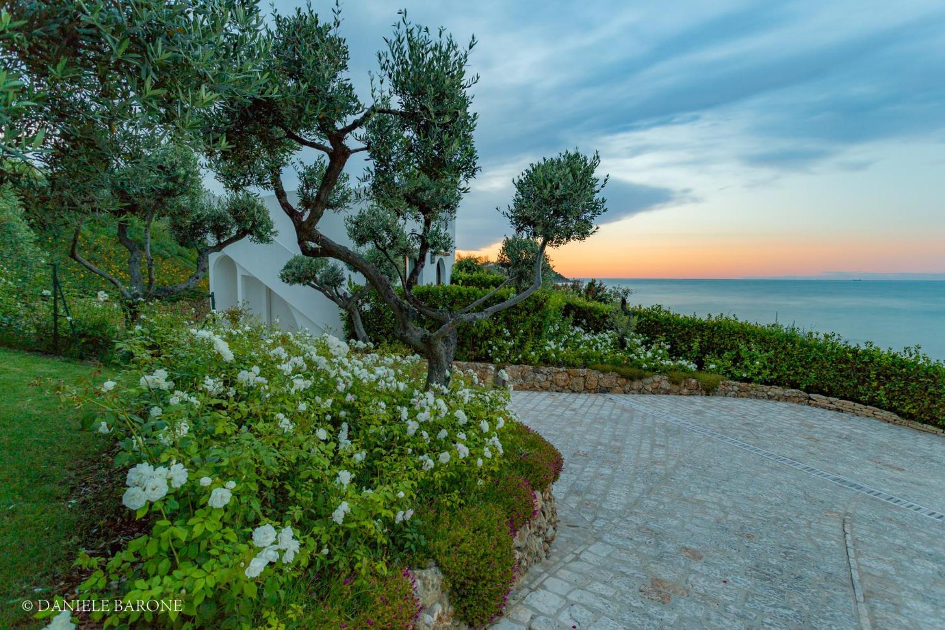 Baia Delphis Resort Vasto Exterior foto